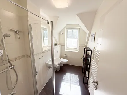 Haus Sonne Ferienwohnung 08 - Tageslichtbad