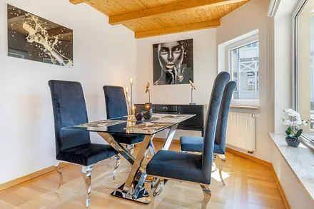 ... hat ein Sichtschutzrollo. WLAN ist kostenfrei vorhanden.