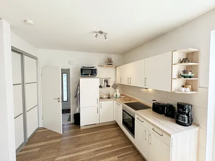 Küchenzeile mit Backofen