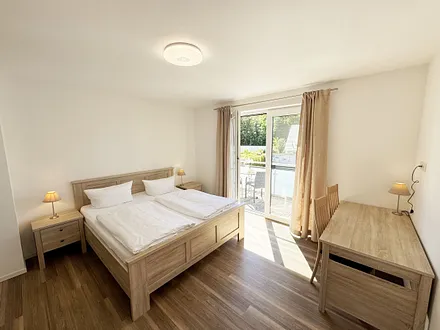 Schlafzimmer mit Doppelbett