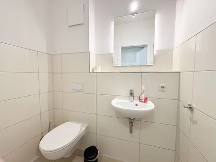 Gäste-WC mit Waschbecken