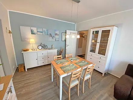 Wohnzimmer mit Essbereich