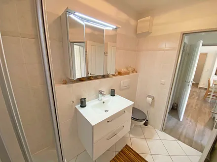 Badezimmer mit Dusche