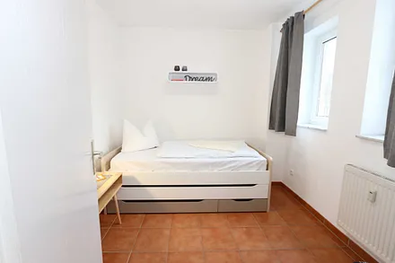 1. Schlafzimmer mit Einzelbett