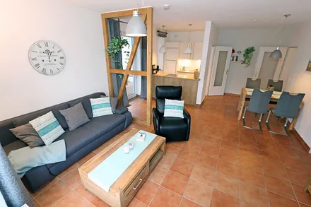 Wohnzimmer mit Blick zum Essbereich