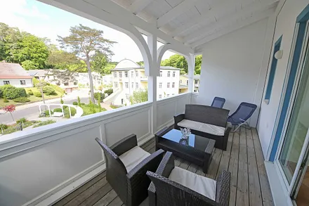 Balkon mit Ausblick auf die August-Bebel-Straße