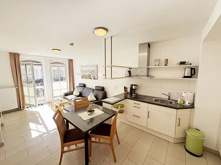 kombinierter Wohn-/Koch- und Essbereich