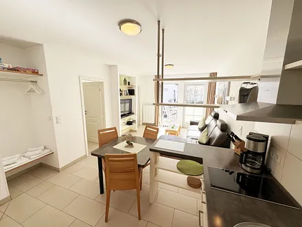 Blick ins gemütliche Wohnzimmer