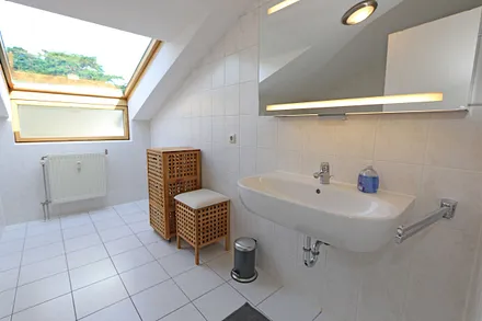 Badezimmer mit Waschbecken