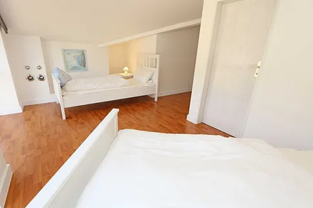 2. Schlafzimmer mit 2 Einzelbetten