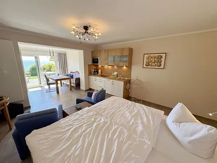 Blick auf das Meer vom Bett