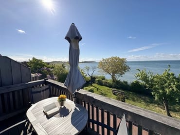 bestuhlter Balkon