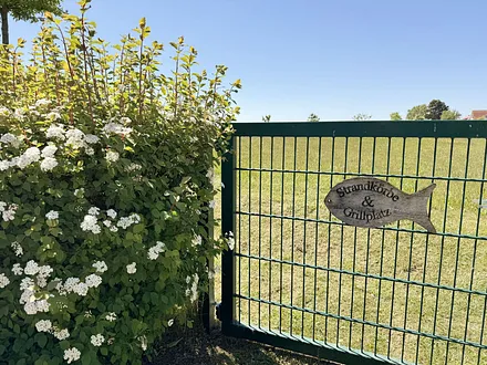 Zollhaus - Zugang zum Garten, Spielplatz und Grillplatz