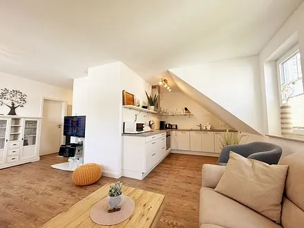 Einbauküche mit Ceran-Kochfeld,Backofen,Kühlschrank einschließlich Gefrierfach und Spülmaschine,Mikrowelle,Dolche Gusto Kapselmaschine,Kaffeemaschine,Toaster & Dolche Gusto Kapsel