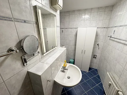 Badezimmer mit Waschbecken