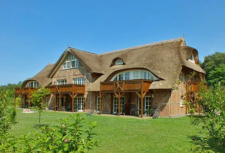 Hinteransicht vom Haus an der Düne