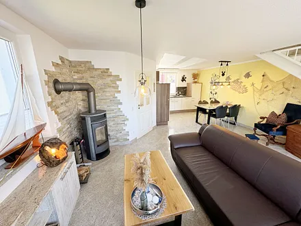 Kamin sorgt für zusätzliche Wärme