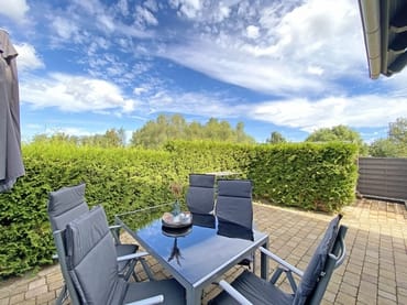 bestuhlte Westterrasse