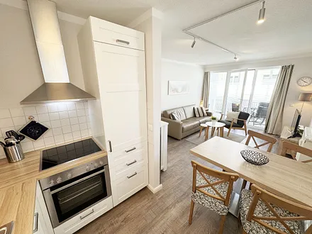 Offene Küche mit Wohn-und Essbereich