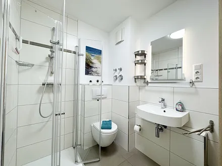 Badezimmer mit Dusche