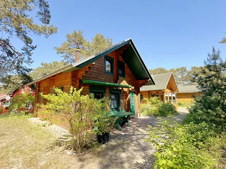 Ferienhaus Dünennest 108b - umgeben von Kiefern