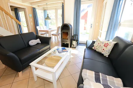 Ferienhaus Sandkörnchen - auch ein Kaminofen sorgt für wohlige Wärme