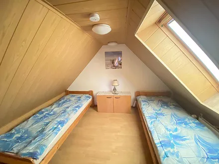 Schlafzimmer mit 2 Einzelbetten,Seperater Raum