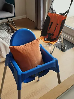 Kinderstuhl und Sportkarre - zusätzlich haben wir noch einen Tripp-Trapp