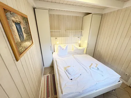 1. Schlafzimmer mit Doppelbett