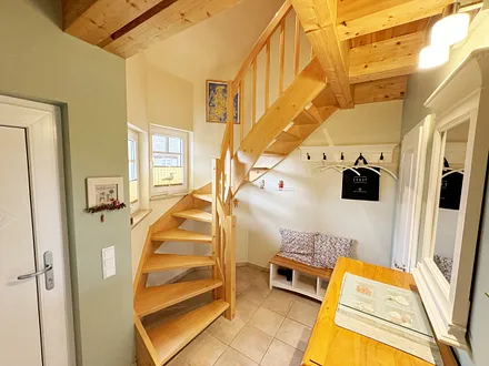 Treppe zum Obergeschoss