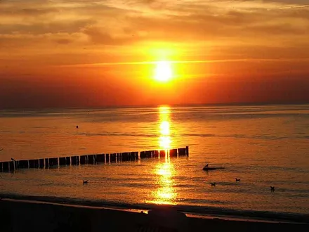 Wunderschöne Sonnenuntergänge am Strand