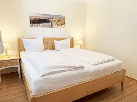 1. Schlafzimmer mit Doppelbett