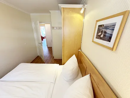 2. Schlafzimmer mit französischen Bett