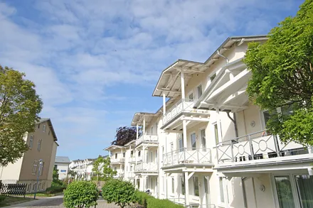 seitlicher Blick zum Haus