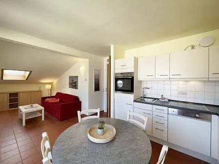 Esstisch mit Stühlen