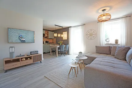 Wohnraum mit Blick zur Küche