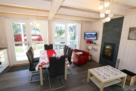 Esstisch mit Stühlen