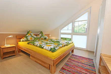 2. Schlafzimmer mit Doppelbett