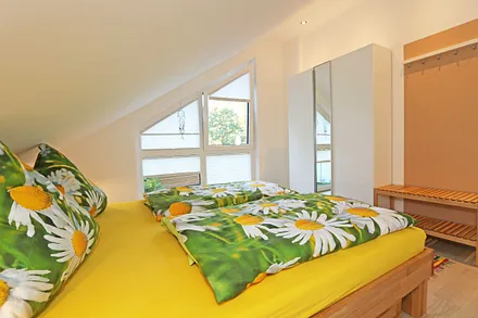 2. Schlafzimmer mit Doppelbett