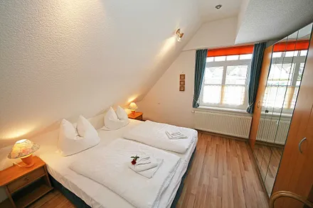 1. Schlafzimmer mit Doppelbett