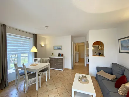 Wohnzimmer mit Esstisch