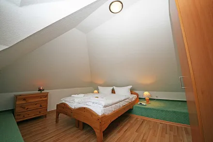 2. Schlafzimmer mit Doppelbett