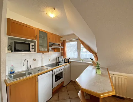 Küchenzeile mit Backofen