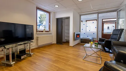 Wohnzimmer mit Biokamin