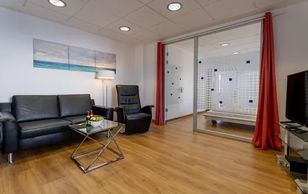 Wohnzimmer mit Biokamin