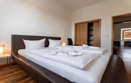 Schlafzimmer mit Einbauschrank