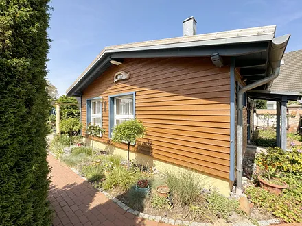 Ferienhaus Thea - Seitenansicht mit Eingangsbereich