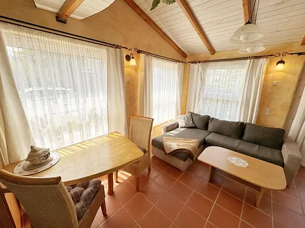 Ferienhaus Thea - Wohn- und Essbereich