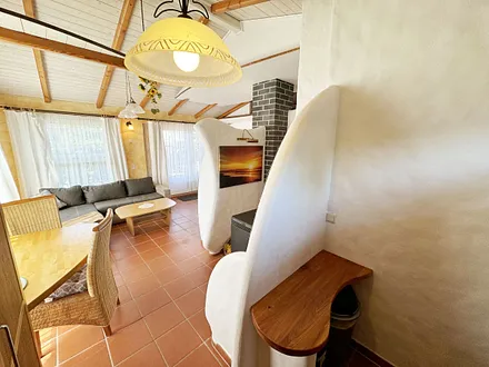 Ferienhaus Thea - Blick in das offene Wohnzimmer