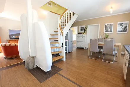 Treppe zum Obergeschoss